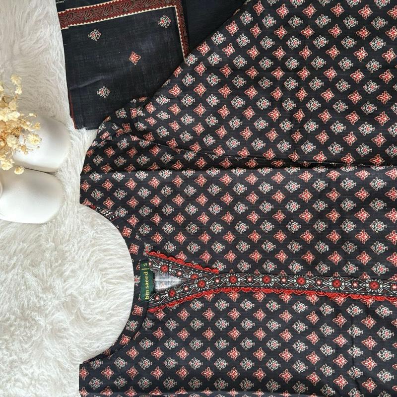 Bin Saeed Black Floral Khaddar Suit - 3 Piece Printed Womenswear Traditional Asian Kameez Trouser Shawl Set with Bell Sleeves & Lace Details for Summer