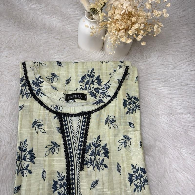 Safina Khaddar 3 Piece Suit with navy Floral Print Everyday Women's Wear with Plain Trousers & Printed Shawl Elegant Outfit Style