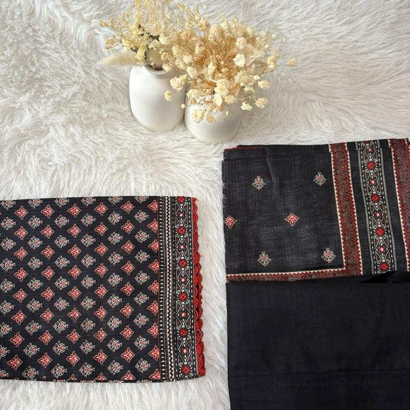 Bin Saeed Black Floral Khaddar Suit - 3 Piece Printed Womenswear Traditional Asian Kameez Trouser Shawl Set with Bell Sleeves & Lace Details for Summer