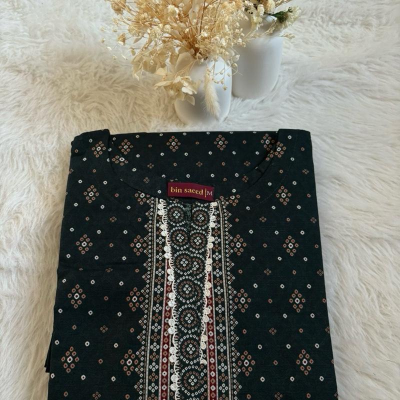 Khaddar Bin Saeed 3 piece green with red  Fabric Print Lace Shawl Womenswear Traditional Clothes